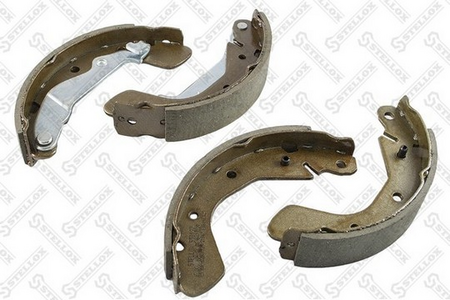 Тормозные колодки задние барабан CHEVROLET AVEO #T200#, #T250#, #T300# 03--, RAVON R4