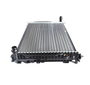Радиатор основной AUDI A4, A6, VW PASSAT B5 97-- 2.4-2.8 [630-397-32] MT